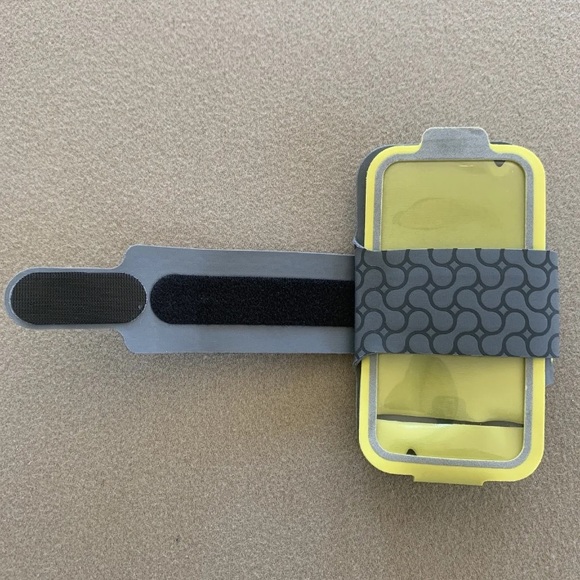 iHome Arm Band Case Running Gym Sports Exercise iPhone 6 6S Yellow Flip - Picture 5 of 11